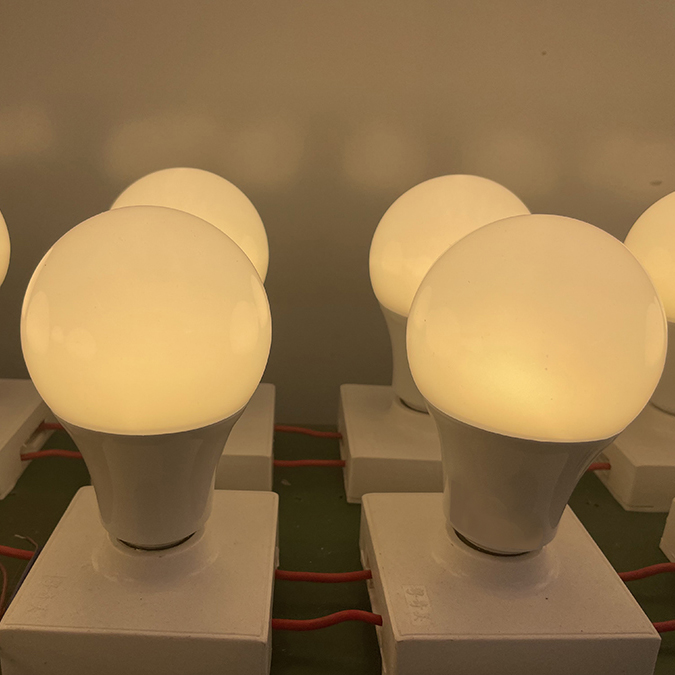 0-10v Triac Dimmable led bulb lamps 7w 3000k for poultry